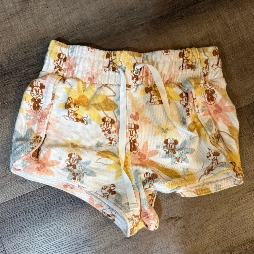 Disney Minnie Mouse Women's Floral Print Shorts Size Small